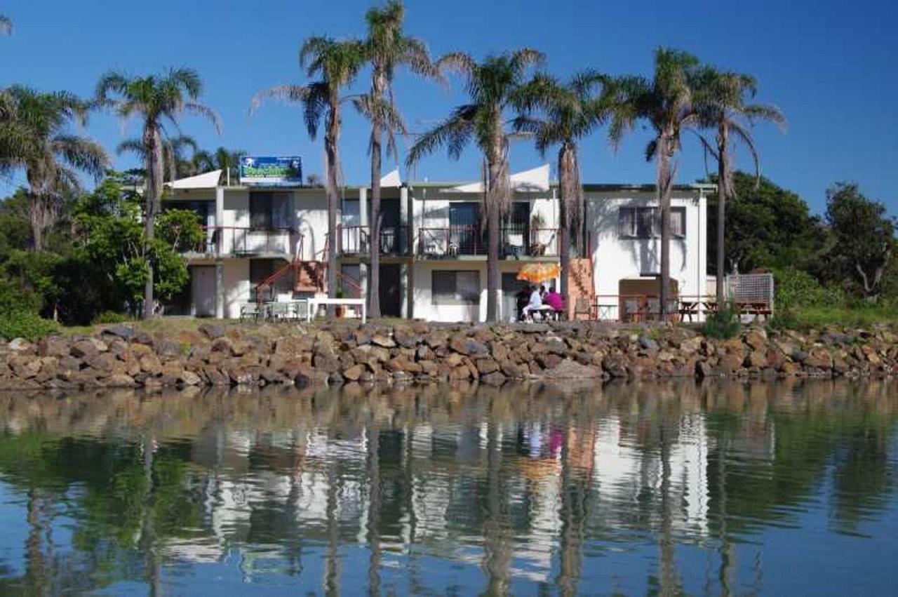 Beachfront 2, 25 Willow Street * Crescent Head