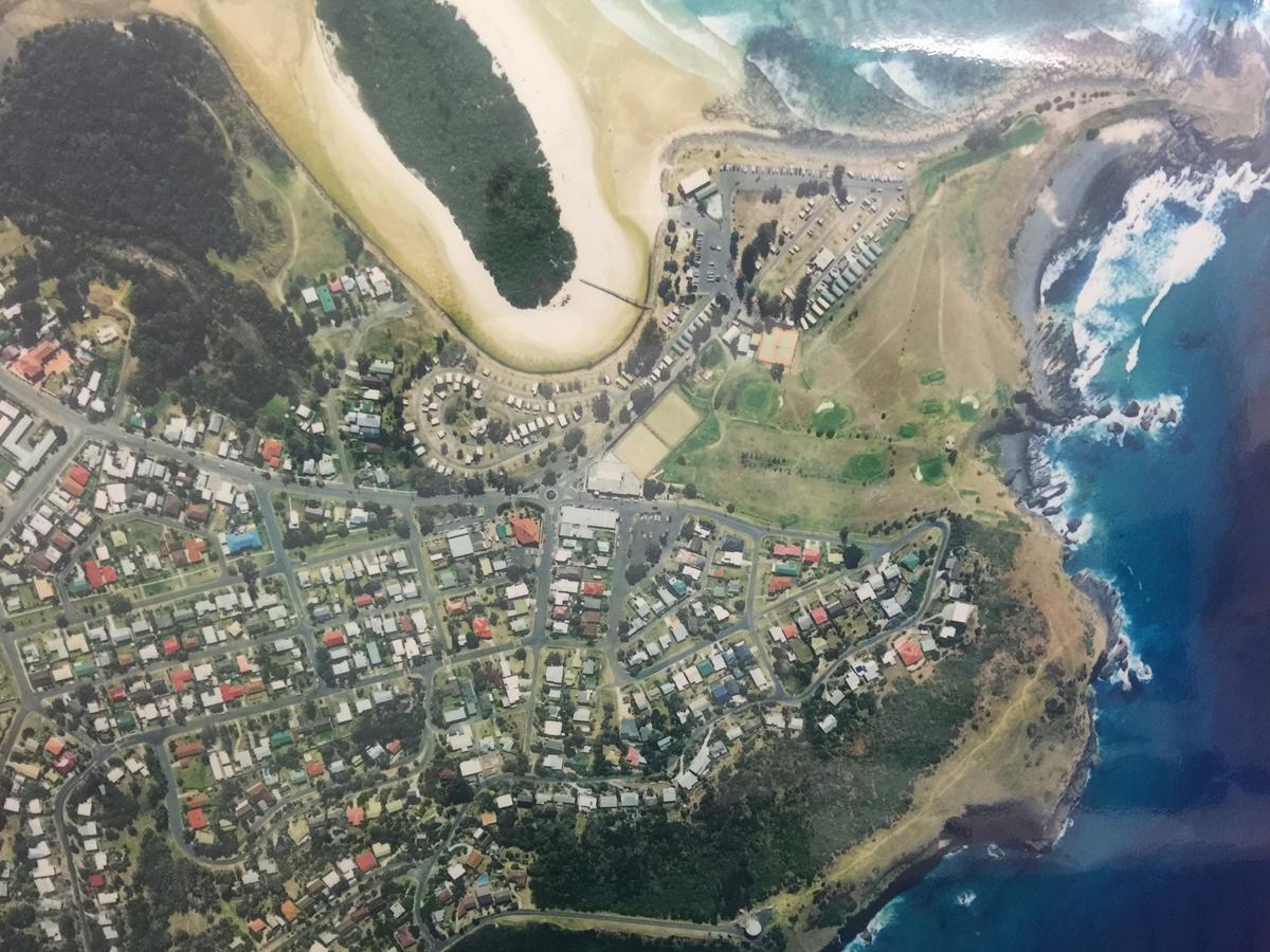 Beachfront 2, 25 Willow Street * Crescent Head